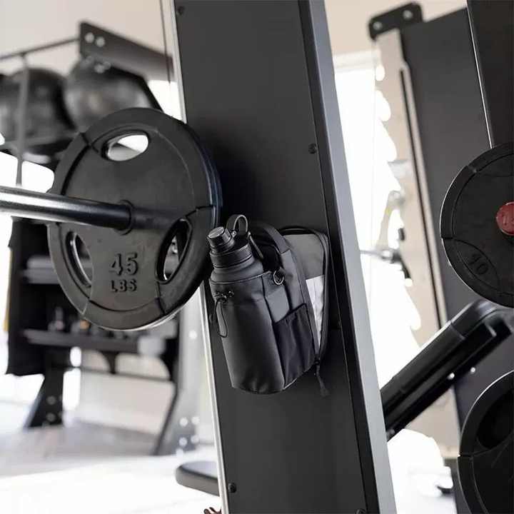 BAGMETICA, a magnetic water bottle bag for gym